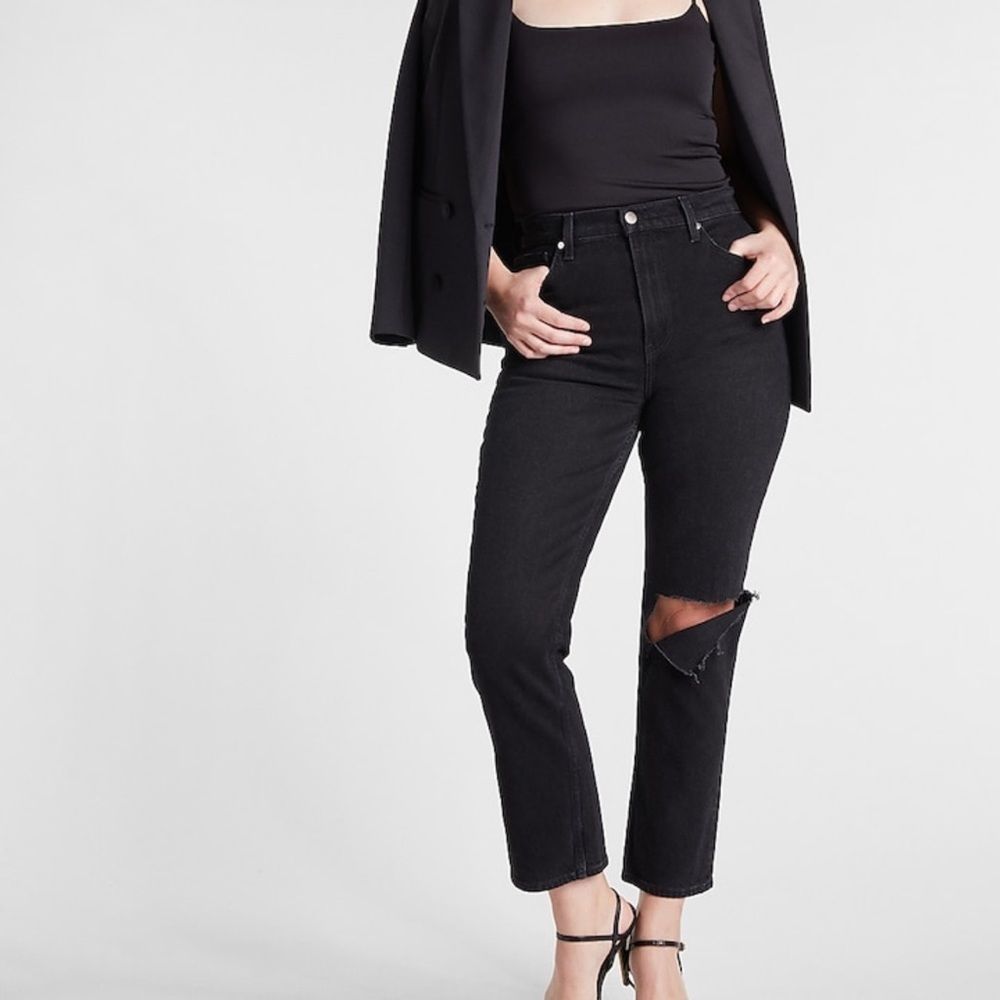Express High Waisted black ripped straight jeans sz 4